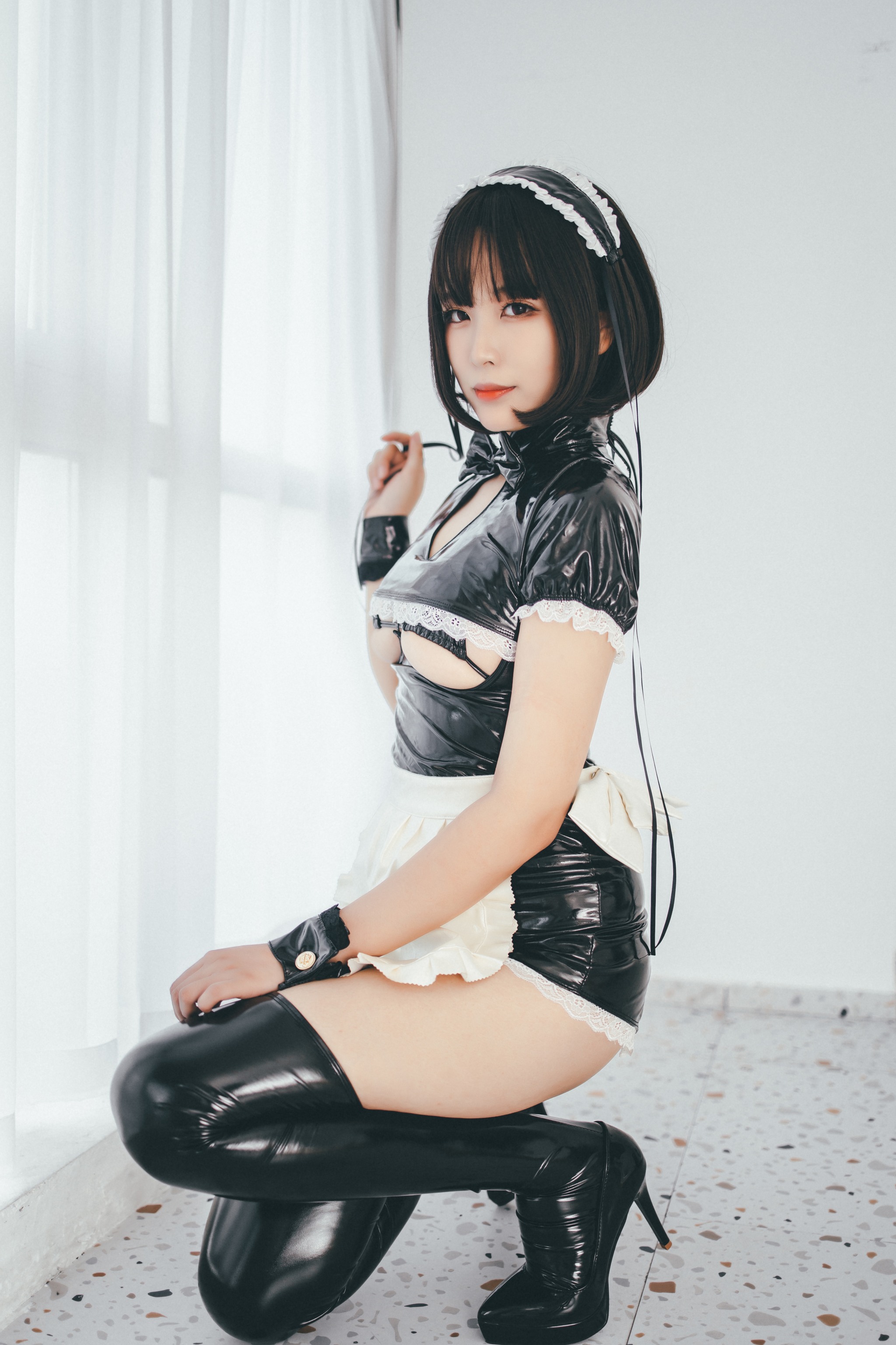 轩萧学姐 - NO.002 南半球女仆 [55P]-XikXak